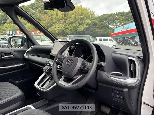 Toyota VOXY HYBRID 2025-10 8746767-12
