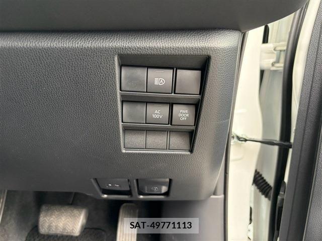 Toyota VOXY HYBRID 2025-10 8746767-28