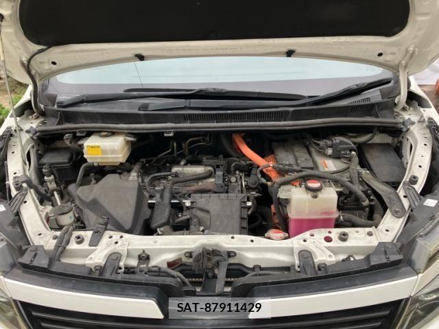 Toyota VOXY HYBRID 2016-12 8746810-13