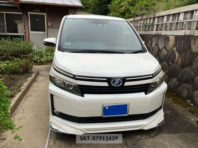 Toyota VOXY HYBRID 2016-12 8746810-1