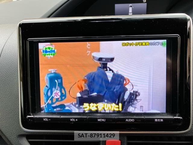 Toyota VOXY HYBRID 2016-12 8746810-24