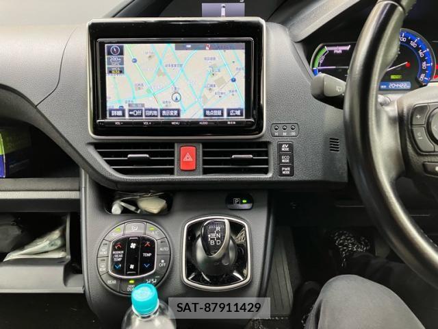 Toyota VOXY HYBRID 2016-12 8746810-26