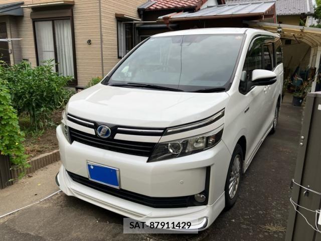 Toyota VOXY HYBRID 2016-12 8746810-3