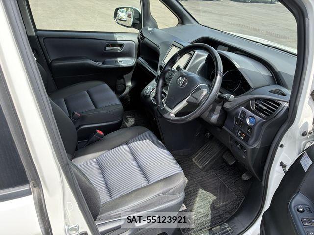 Toyota VOXY HYBRID 2016-06 8746804-9