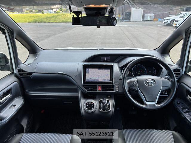 Toyota VOXY HYBRID 2016-06 8746804-1