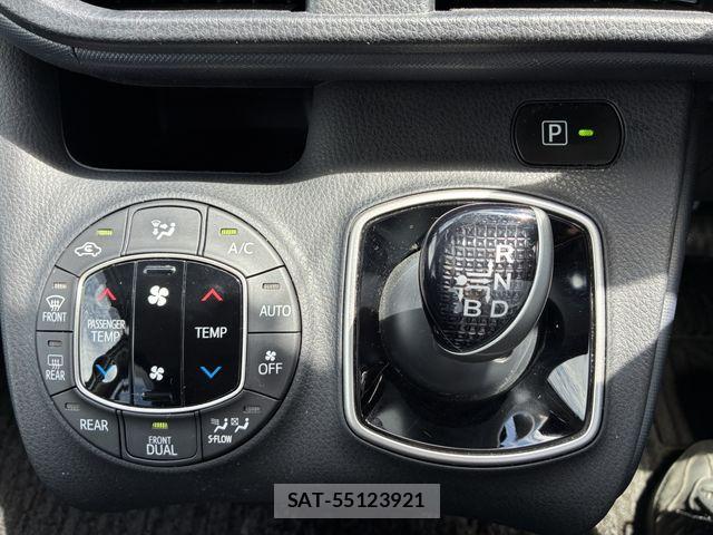Toyota VOXY HYBRID 2016-06 8746804-19