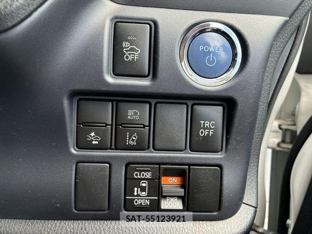 Toyota VOXY HYBRID 2016-06 8746804-21
