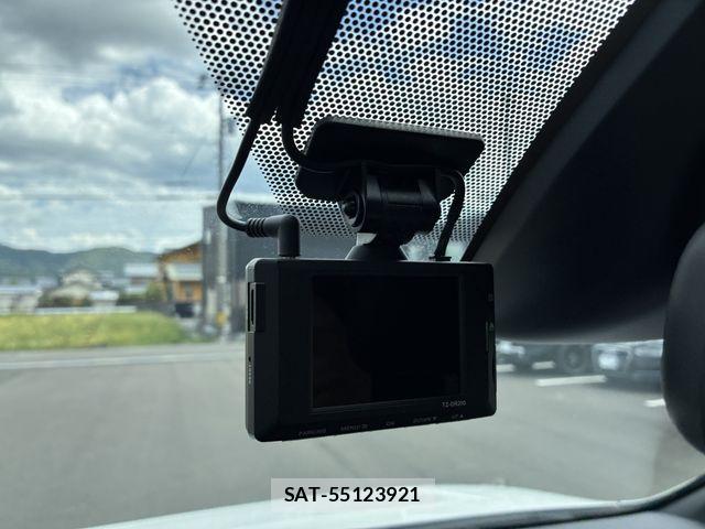 Toyota VOXY HYBRID 2016-06 8746804-23