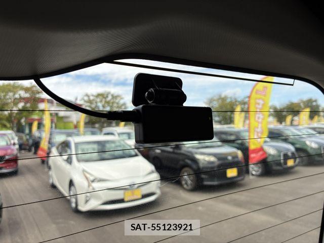 Toyota VOXY HYBRID 2016-06 8746804-24