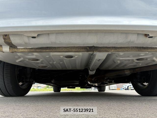 Toyota VOXY HYBRID 2016-06 8746804-26