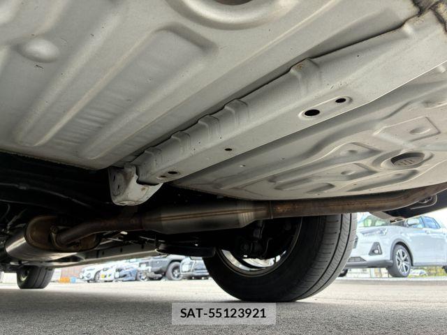 Toyota VOXY HYBRID 2016-06 8746804-28