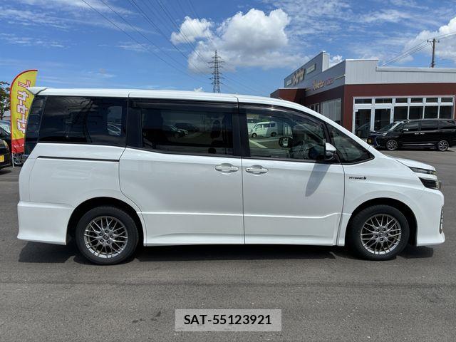Toyota VOXY HYBRID 2016-06 8746804-4