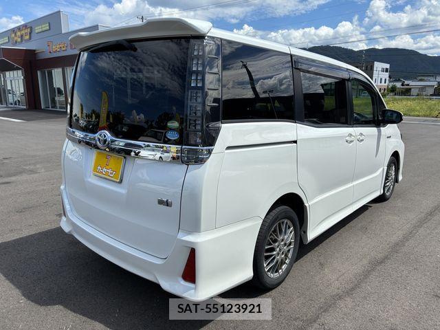 Toyota VOXY HYBRID 2016-06 8746804-5
