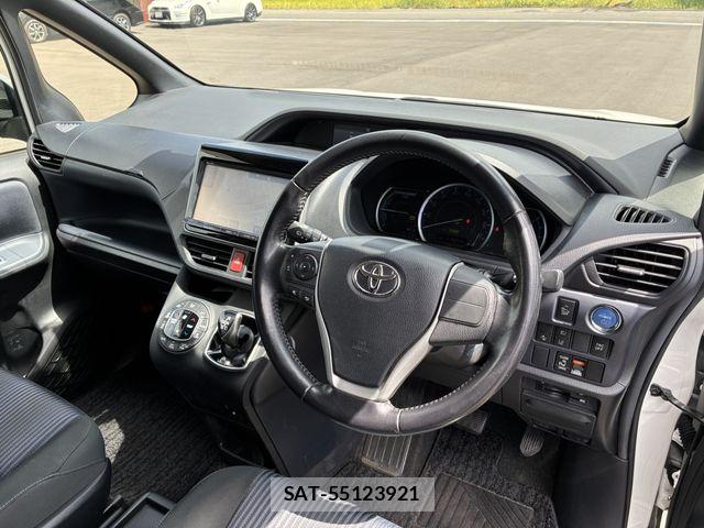 Toyota VOXY HYBRID 2016-06 8746804-8