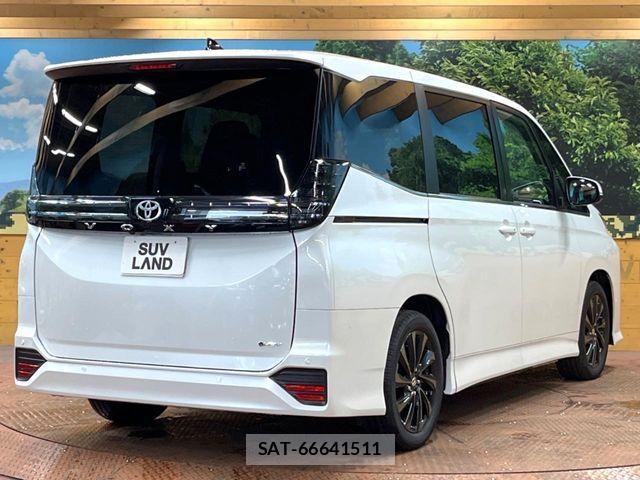 Toyota VOXY HYBRID 2026-07 8746755-19