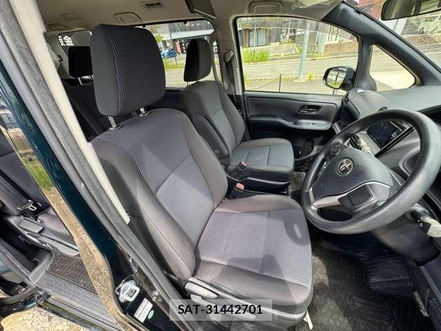 Toyota VOXY HYBRID 2014-03 8746807-10