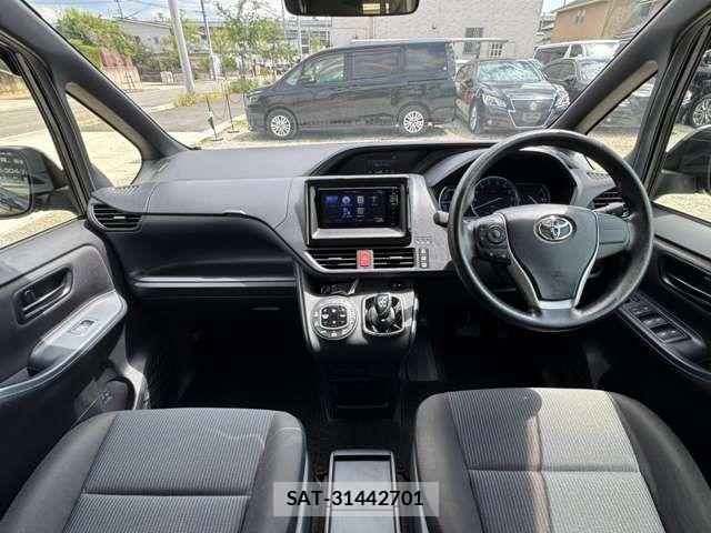 Toyota VOXY HYBRID 2014-03 8746807-3