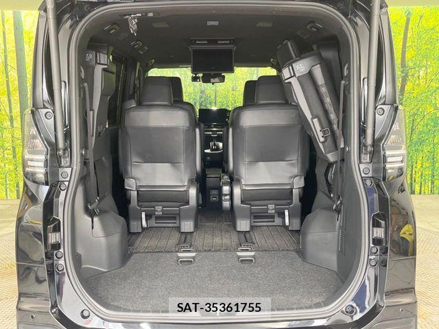 Toyota VOXY HYBRID 2023-10 8746777-10