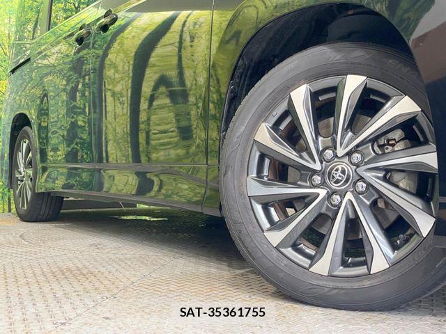 Toyota VOXY HYBRID 2023-10 8746777-13