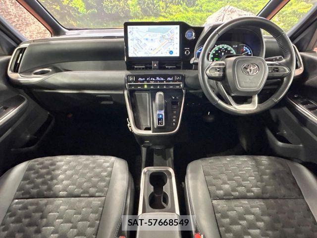 Toyota VOXY HYBRID 2022-08 8746787-1