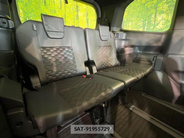 Toyota VOXY HYBRID 2022-11 8746780-9