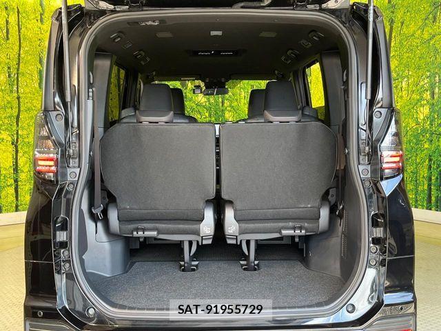 Toyota VOXY HYBRID 2022-11 8746780-10