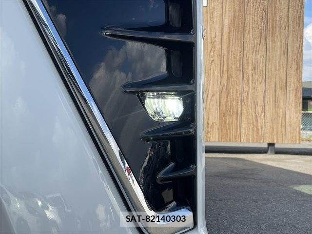 Toyota VOXY HYBRID 2018-04 8746803-13