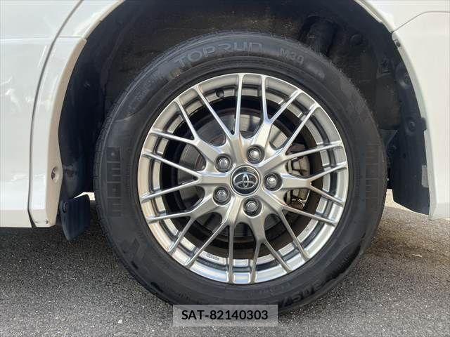 Toyota VOXY HYBRID 2018-04 8746803-14