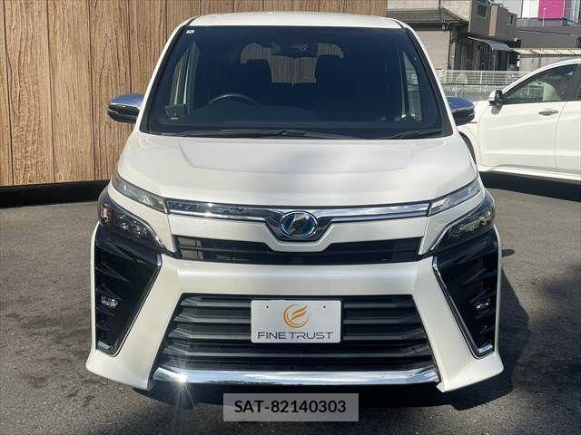 Toyota VOXY HYBRID 2018-04 8746803-15