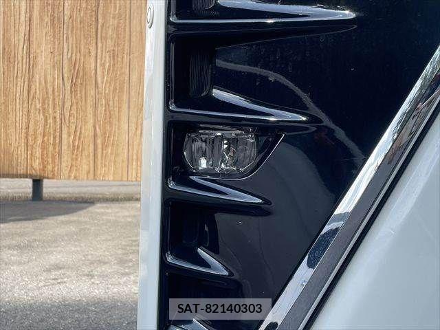 Toyota VOXY HYBRID 2018-04 8746803-23