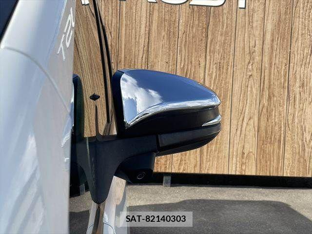 Toyota VOXY HYBRID 2018-04 8746803-27