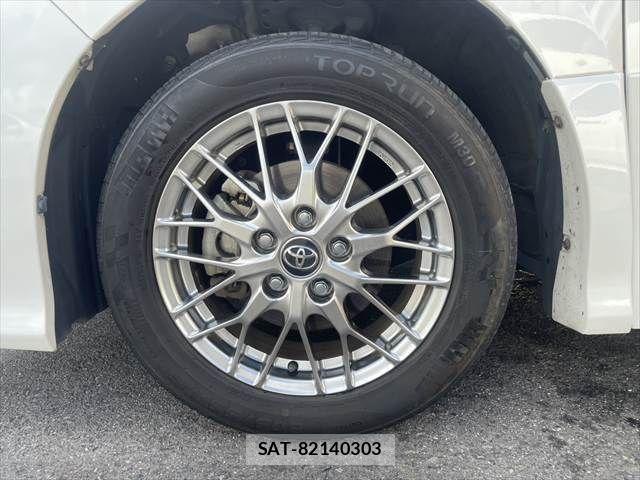 Toyota VOXY HYBRID 2018-04 8746803-29