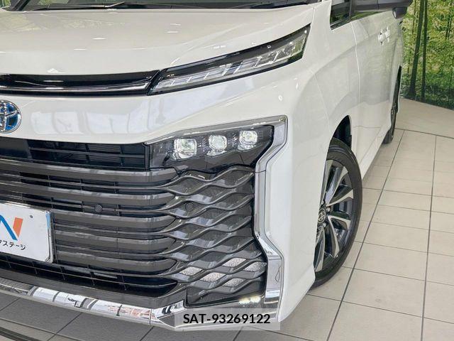 Toyota VOXY HYBRID 2025-07 8746773-12