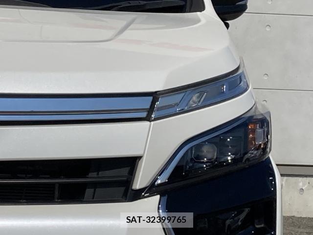 Toyota VOXY HYBRID 2021-07 8746800-9