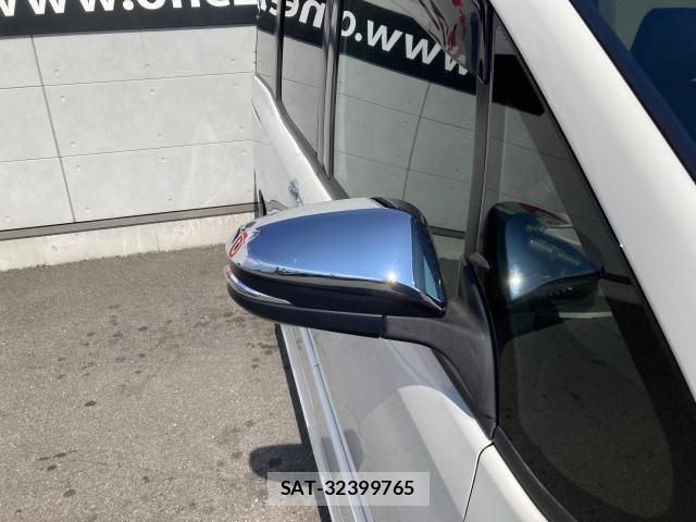 Toyota VOXY HYBRID 2021-07 8746800-13