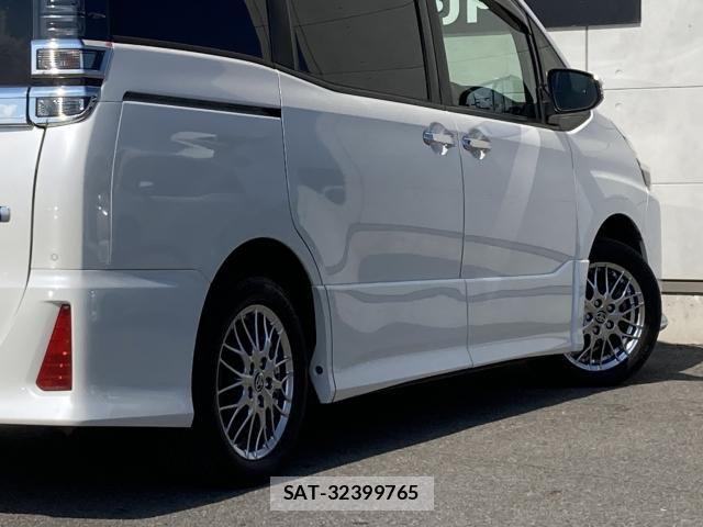 Toyota VOXY HYBRID 2021-07 8746800-16