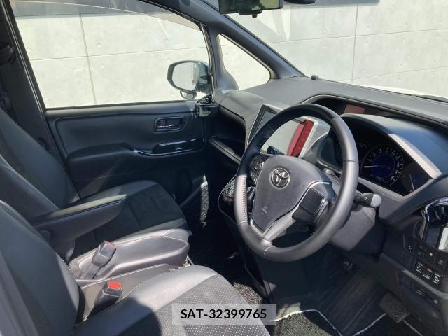 Toyota VOXY HYBRID 2021-07 8746800-20