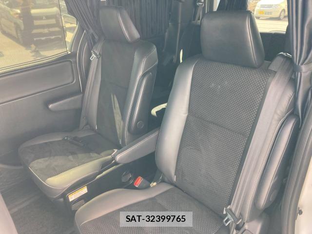Toyota VOXY HYBRID 2021-07 8746800-26