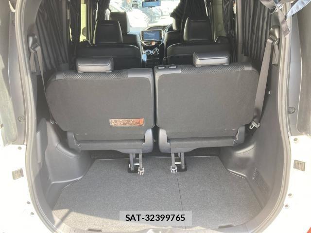 Toyota VOXY HYBRID 2021-07 8746800-28