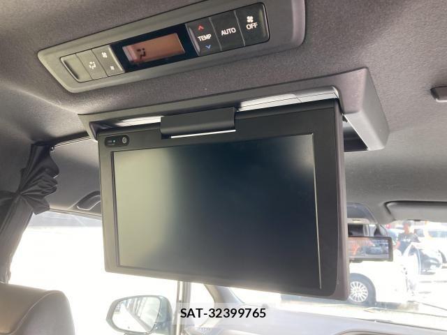 Toyota VOXY HYBRID 2021-07 8746800-29