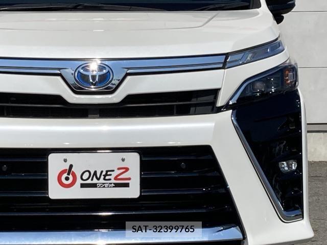 Toyota VOXY HYBRID 2021-07 8746800-6