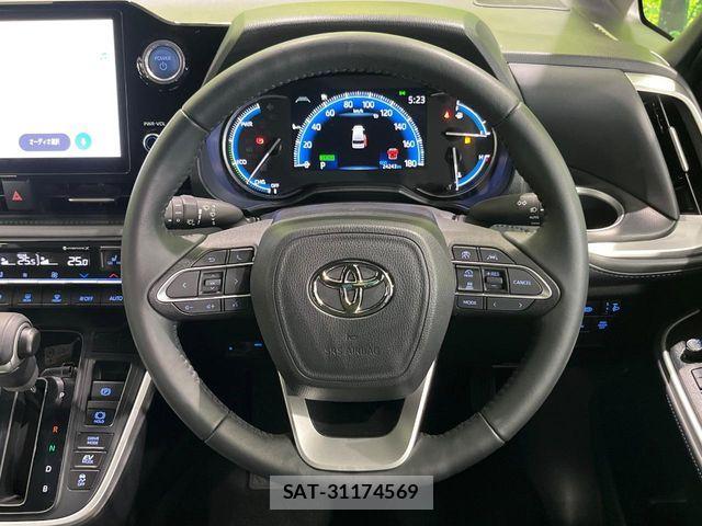 Toyota VOXY HYBRID 2023-07 8746778-11