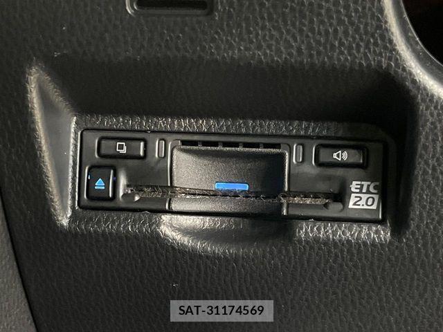 Toyota VOXY HYBRID 2023-07 8746778-6