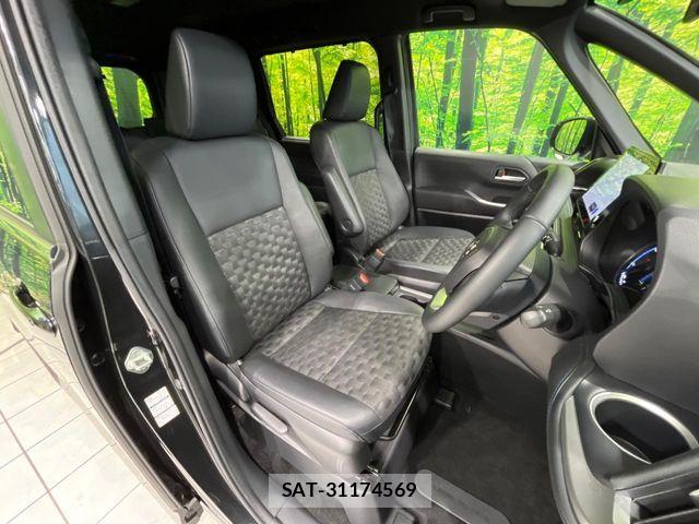 Toyota VOXY HYBRID 2023-07 8746778-7