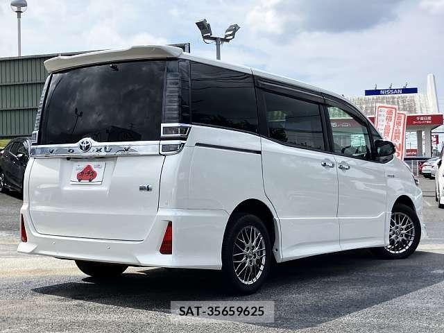 Toyota VOXY HYBRID 2019-10 8744252-2