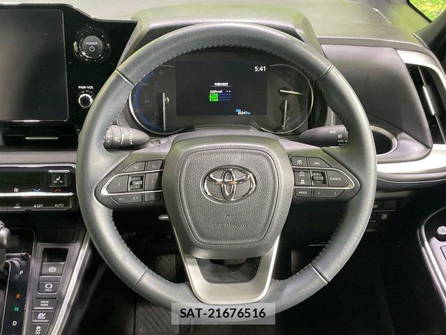 Toyota VOXY HYBRID 2025-07 8746790-11
