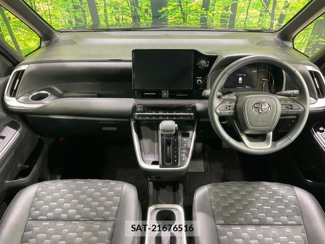 Toyota VOXY HYBRID 2025-07 8746790-1