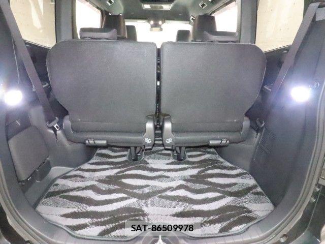 Toyota VOXY HYBRID 2022-10 8746789-11