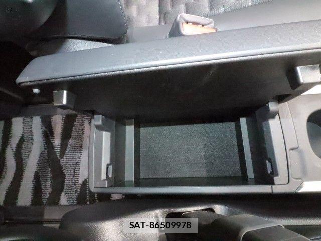 Toyota VOXY HYBRID 2022-10 8746789-22