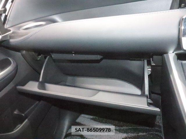 Toyota VOXY HYBRID 2022-10 8746789-27